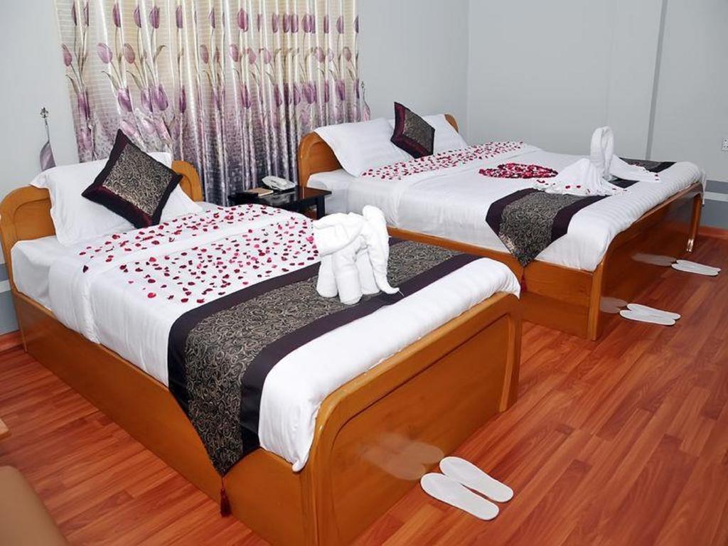 Royal Tulip Hotel Мандалай Екстер'єр фото